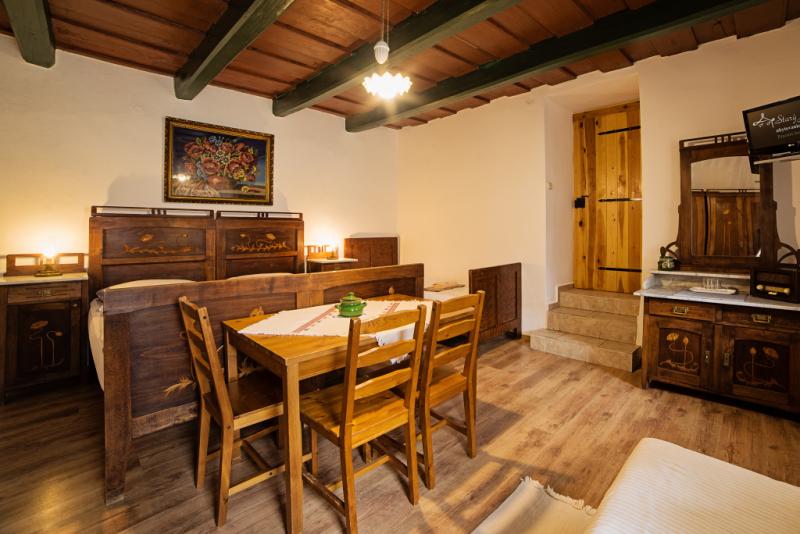 svojložkova izba banska stiavnica 